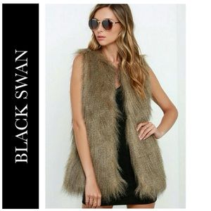 💛 🍀 Black Swan Tan Faux Fur Vest NWT $108 S
